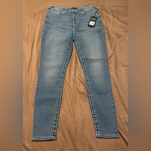 NWT True Religion Halle High Rise Big T Super Skinny Jeans